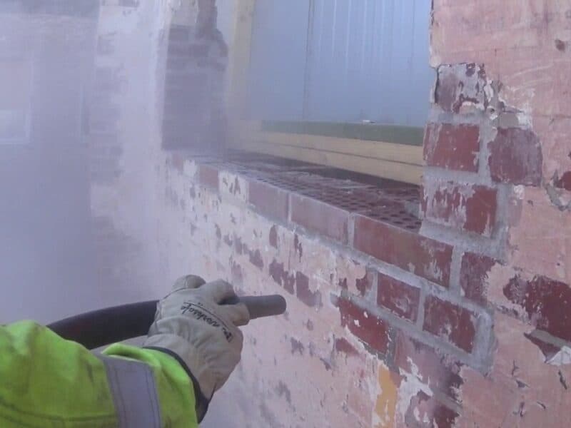 Traditional sandblasting